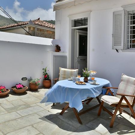 Feel At Home - Family House In Hydra Екстер'єр фото