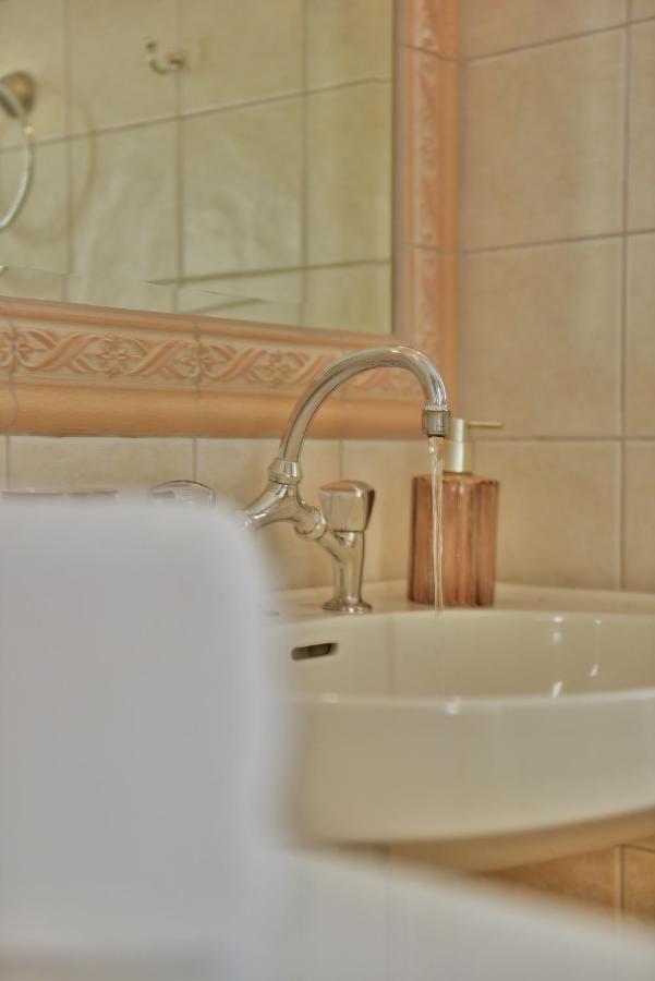Feel At Home - Family House In Hydra Екстер'єр фото