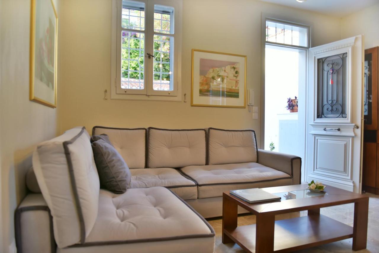 Feel At Home - Family House In Hydra Екстер'єр фото